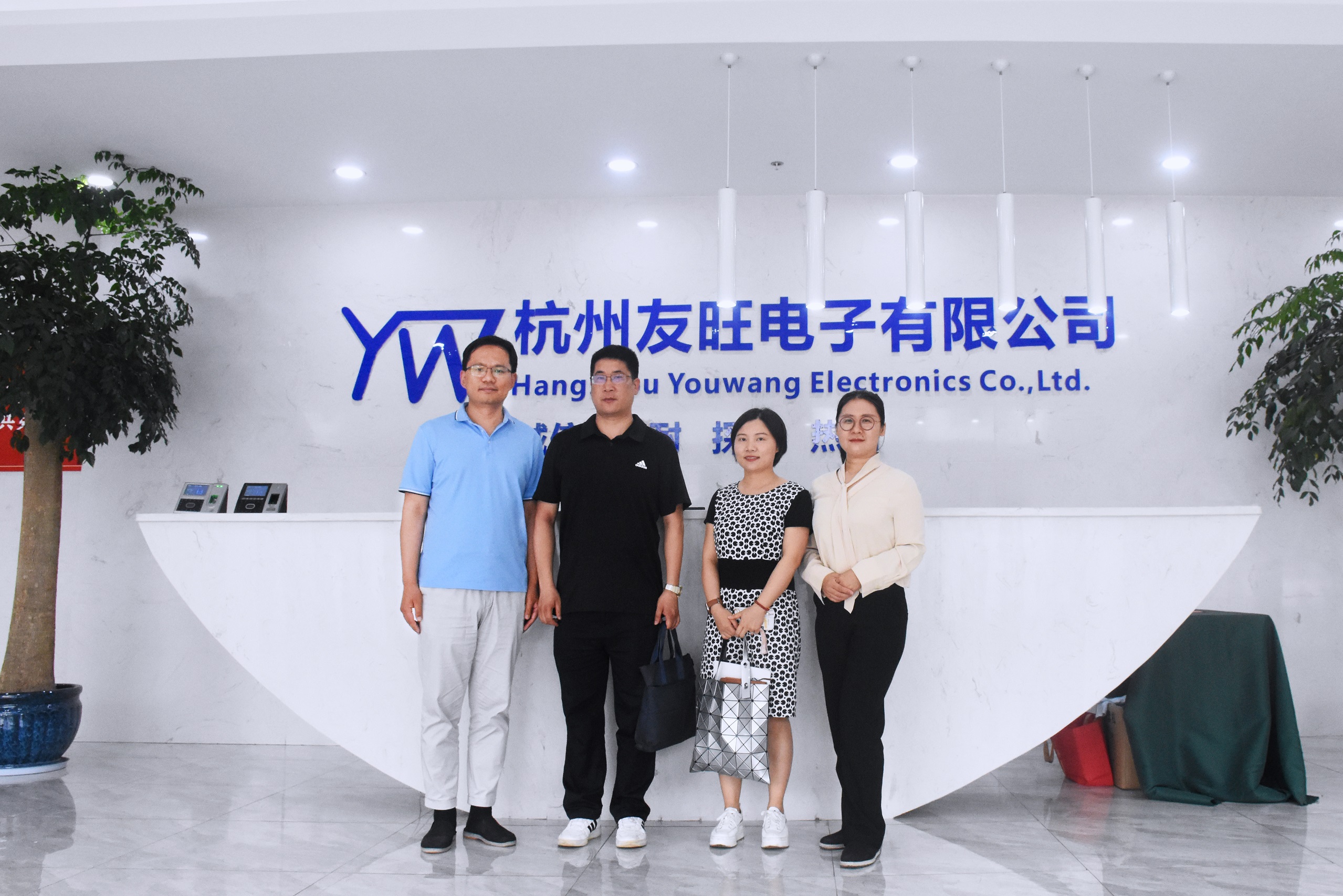 
                            國家知識產(chǎn)權(quán)局杭州代辦處專利受理事務部部長王林吉一行蒞臨我公司走訪交流