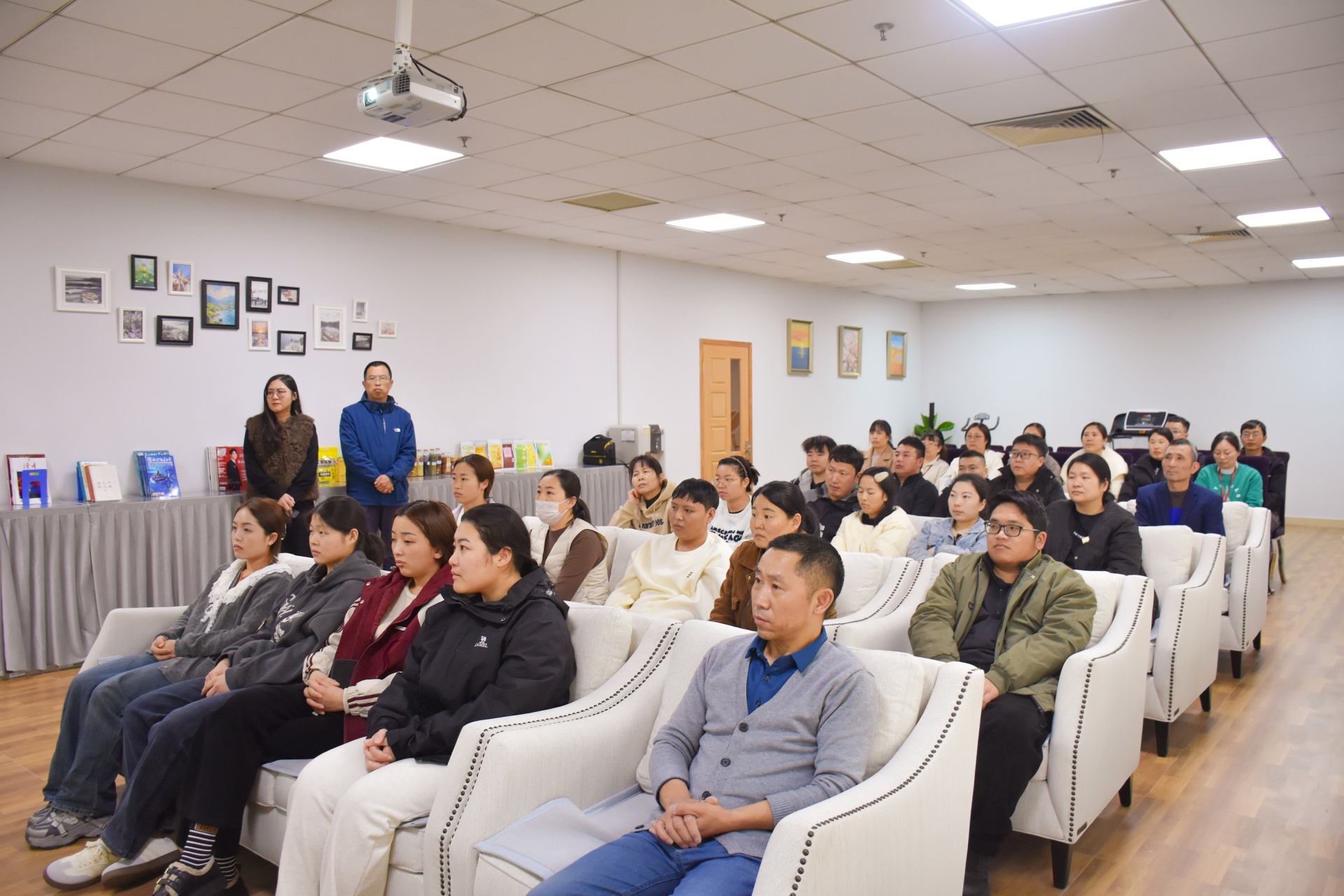 
                            以心筑家、悅享空間 我公司一線員工活動(dòng)室正式啟用
